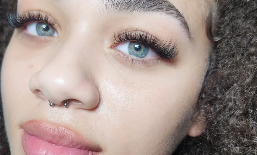 Image 4: Transform Your Look: Perfectly Shaped Brows and Lashes Await You!