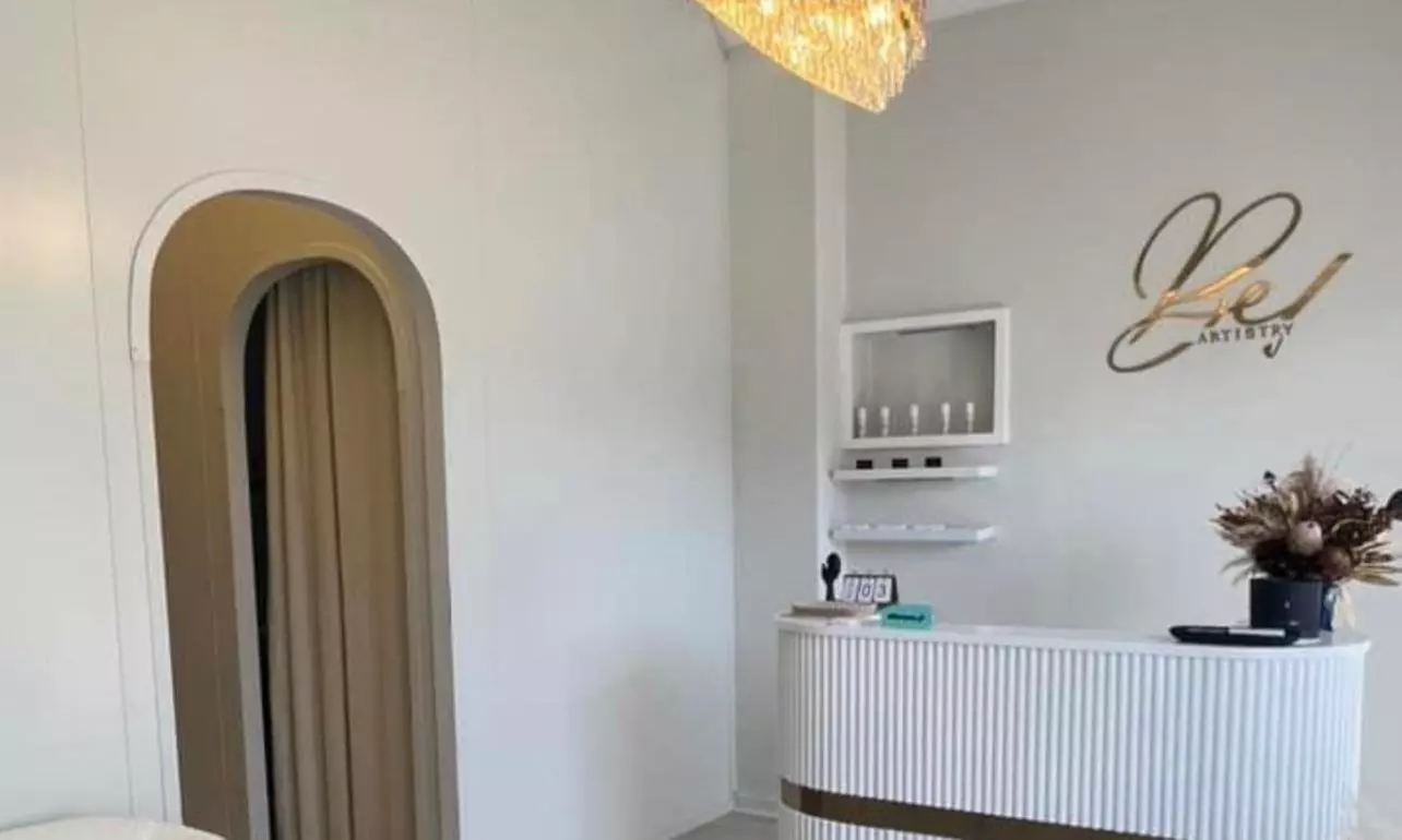 Enhance Beauty w/ Full Set Eyelash Extensions/ Brow Wax /Tint Services