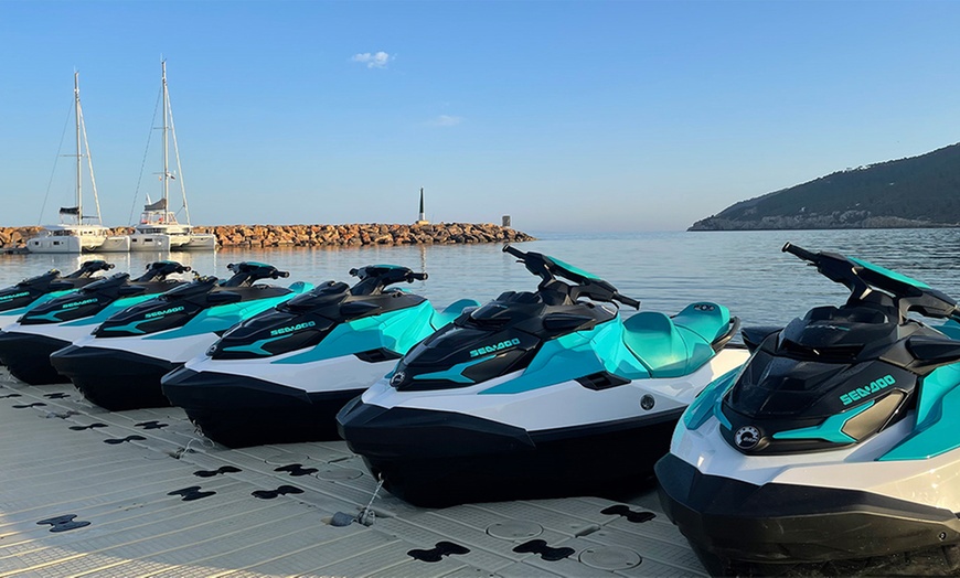 Image 2: Alquiler de moto de agua durante 1 h con o sin licencia para 1 o 2