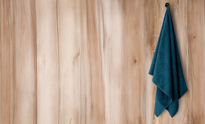 Image 14: Pack of Four Egyptian Cotton 550gsm Bath Towels
