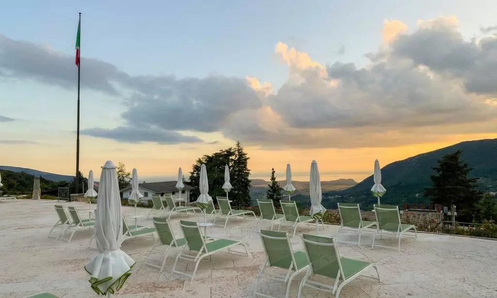 Italie, Lac de Garde : chambre double avec pdj ou ½ pension et boisson