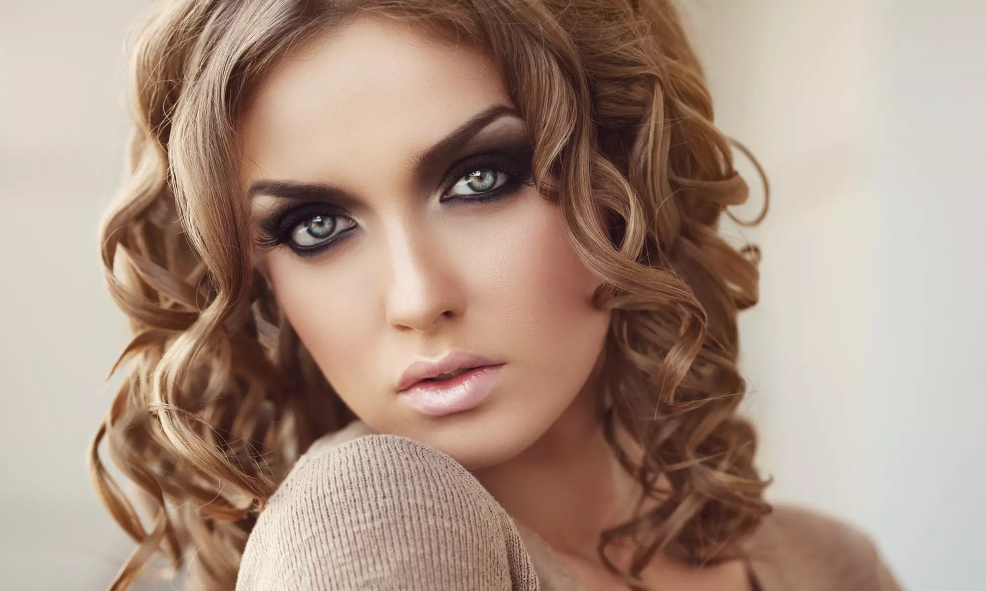$14 for $25 Worth of Services at Styles of LA - Primary Image