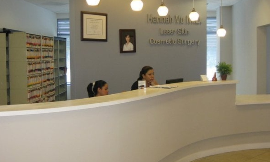 Image 3: Get a Youthful Glow with Botox Injections - 20 or 40 Units