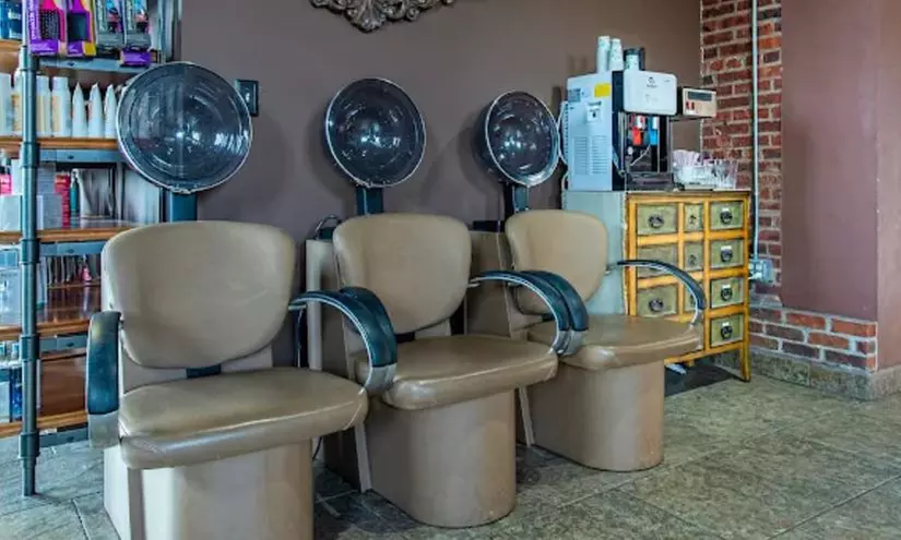 Haircut, Condition & Blowdry w/Ombre Half Highlights Or Full Highlight