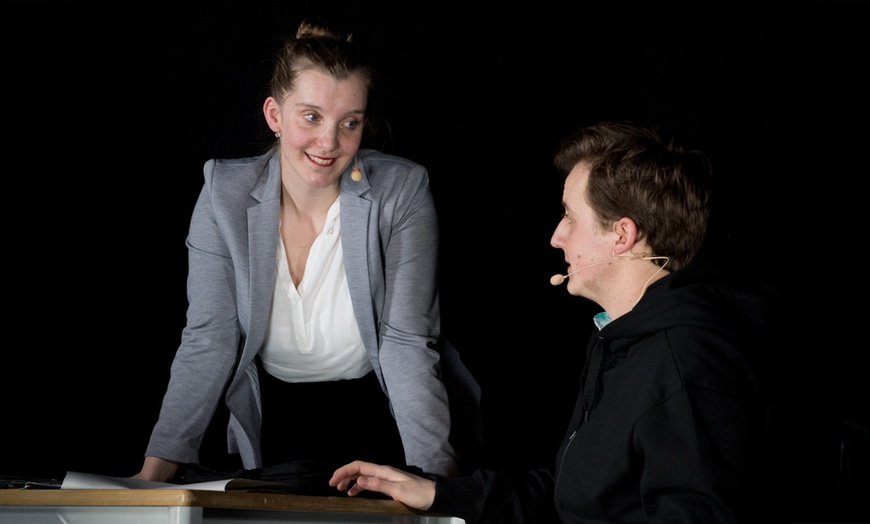 Image 10: 2 Tickets für „Eine ganz große Nummer“ in Hamburg