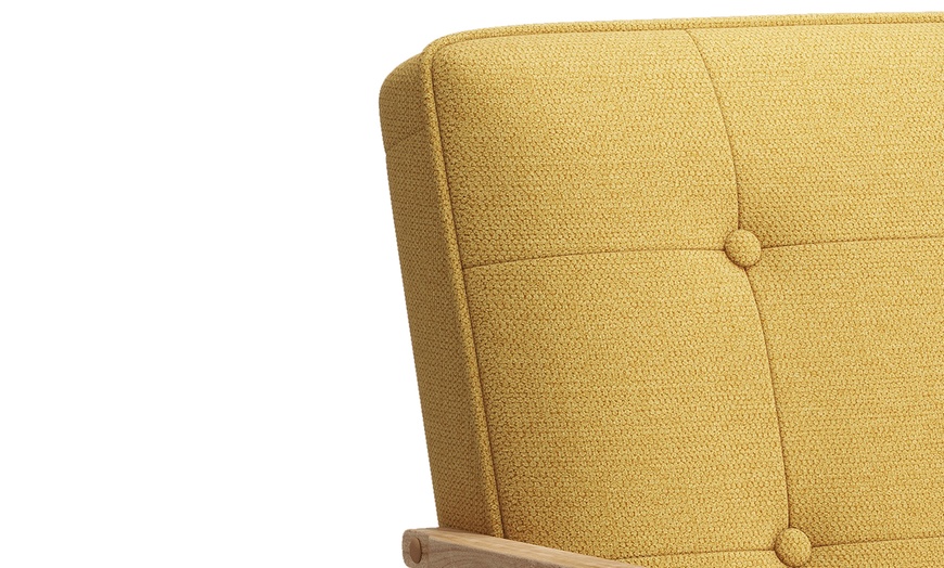 Image 29: Sillón con acolchado suave o de rizo y patas de madera, de Doosense