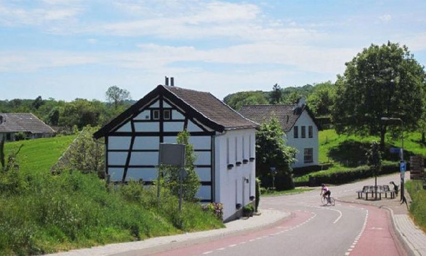 Image 15: Schinveld in Limburg: 1-3 nachten, naar keuze met romantiek-pakket