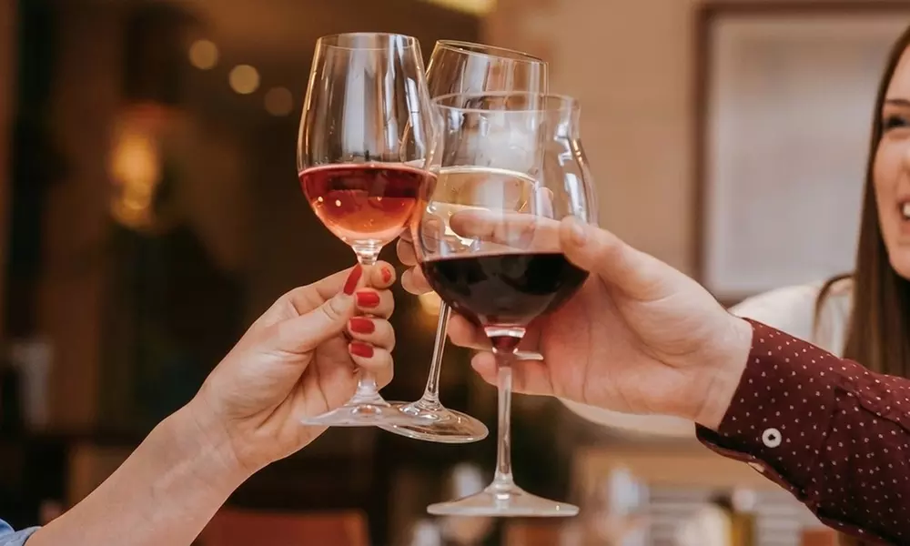 Get 3 Course Dinner For 2 or 4 w/Cocktails or $50/$100 Dining Credit