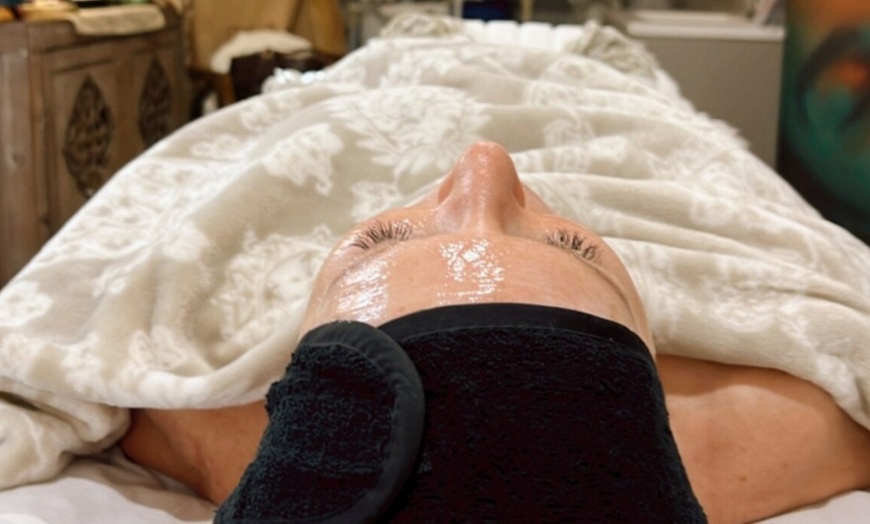 Image 3: Rejuvenate Your Skin with MD AGE SIGNATURE FACIALS