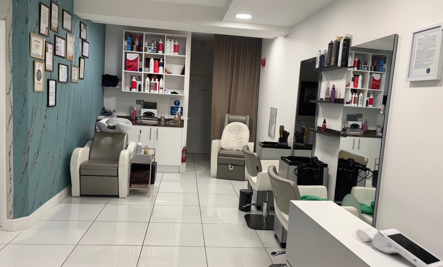 Image 2: Up to 45% Off on Facial at InáStar Beauty Beautique