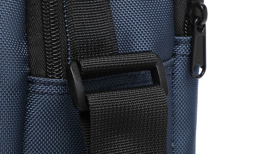 Image 17: Bolso bandolera resistente con múltiples bolsillos
