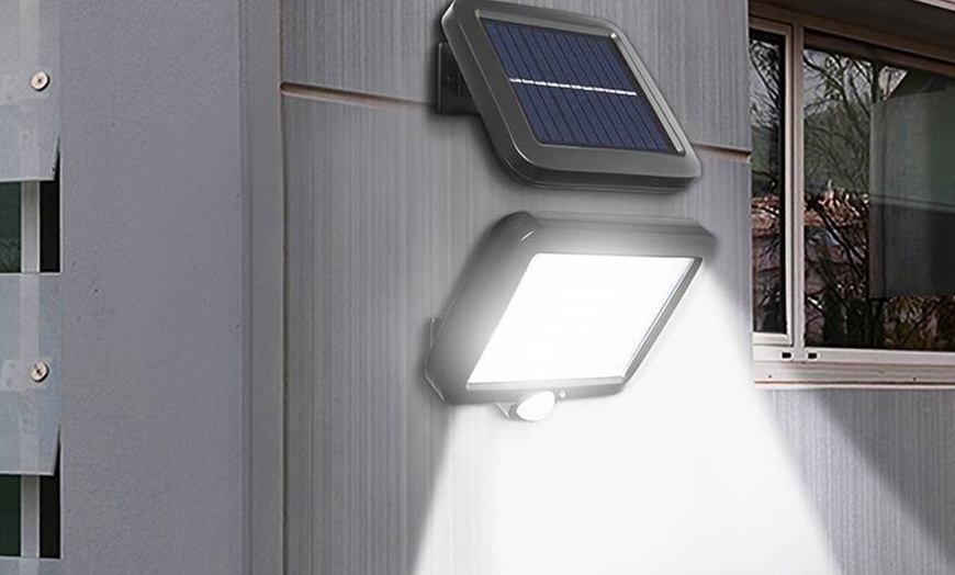Image 8: 1x oder 3x Wand-Leuchte mit 120 LEDs und Solarpanel