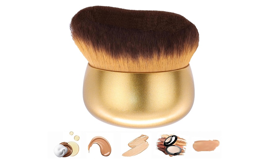Image 2: Body Makeup Brush