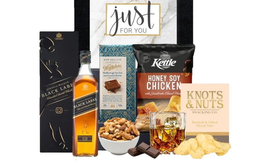 Image 3: Hampers Galore Wine Hamper, Men's Grooming Gift Hamper, and More
