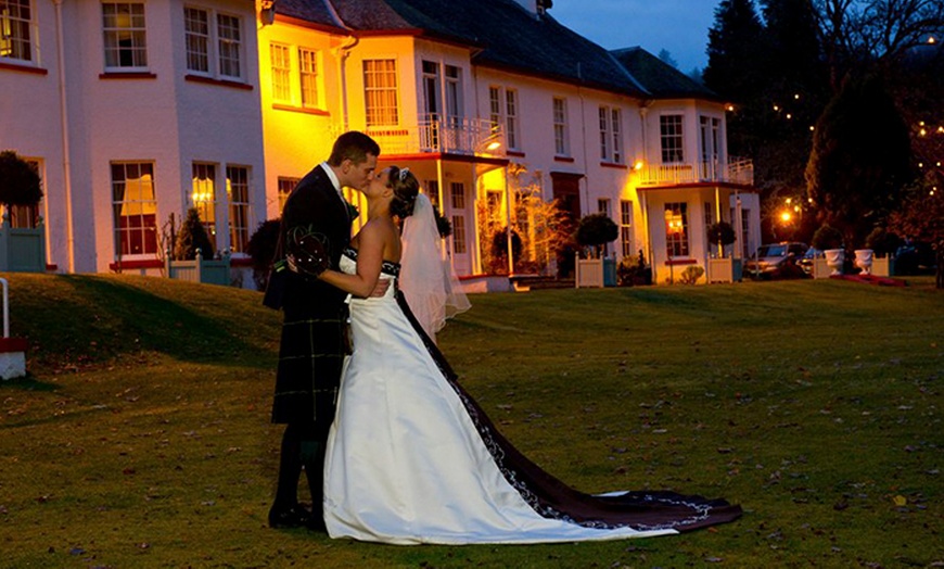 Image 1: 4* Hilton Wedding Package