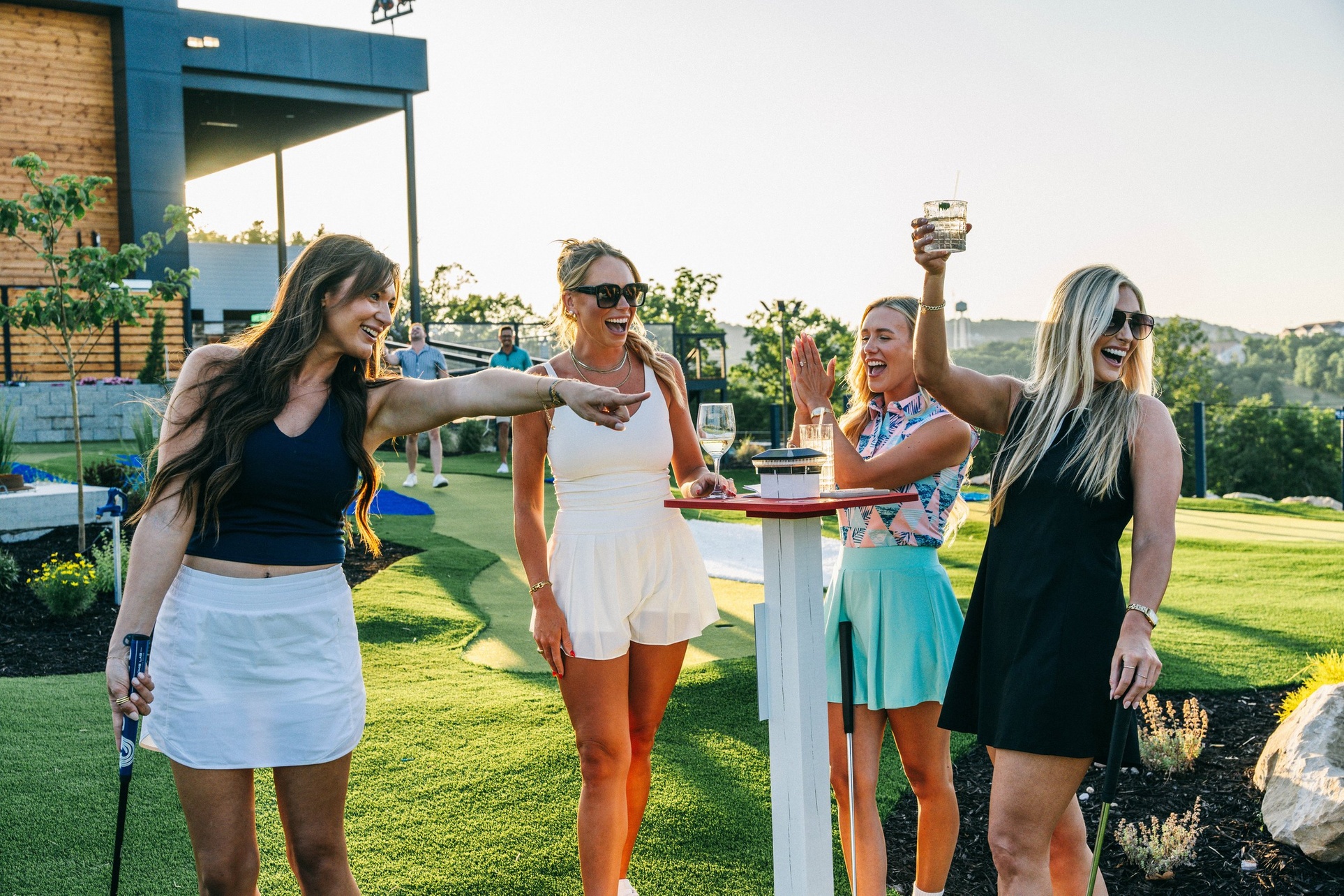 Admission to the Putting Course for 1 or 2 Children Or Up to 4 Adults