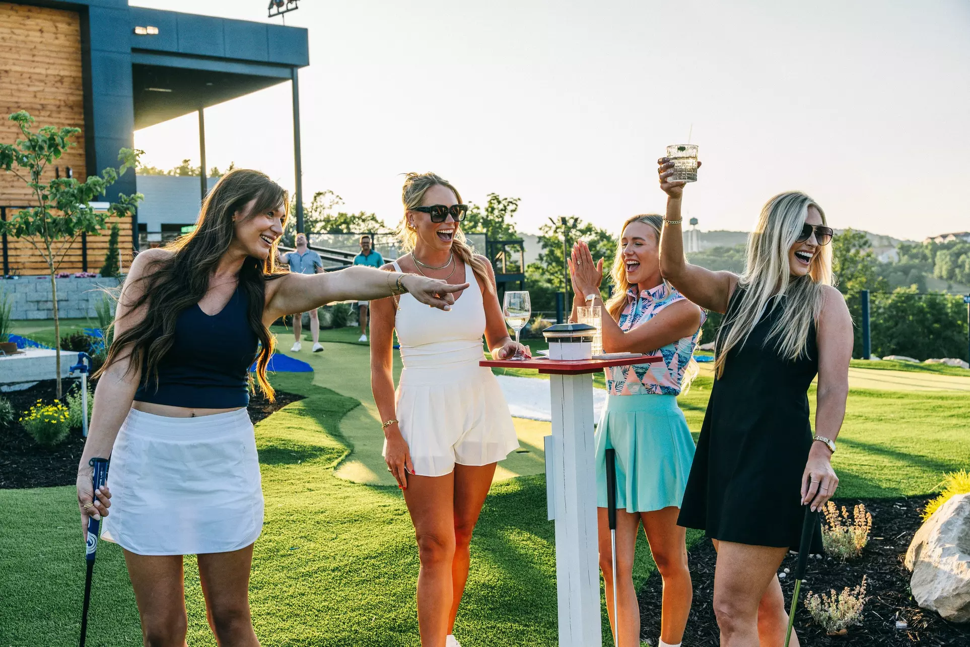 Admission to the Putting Course for 1 or 2 Children Or Up to 4 Adults