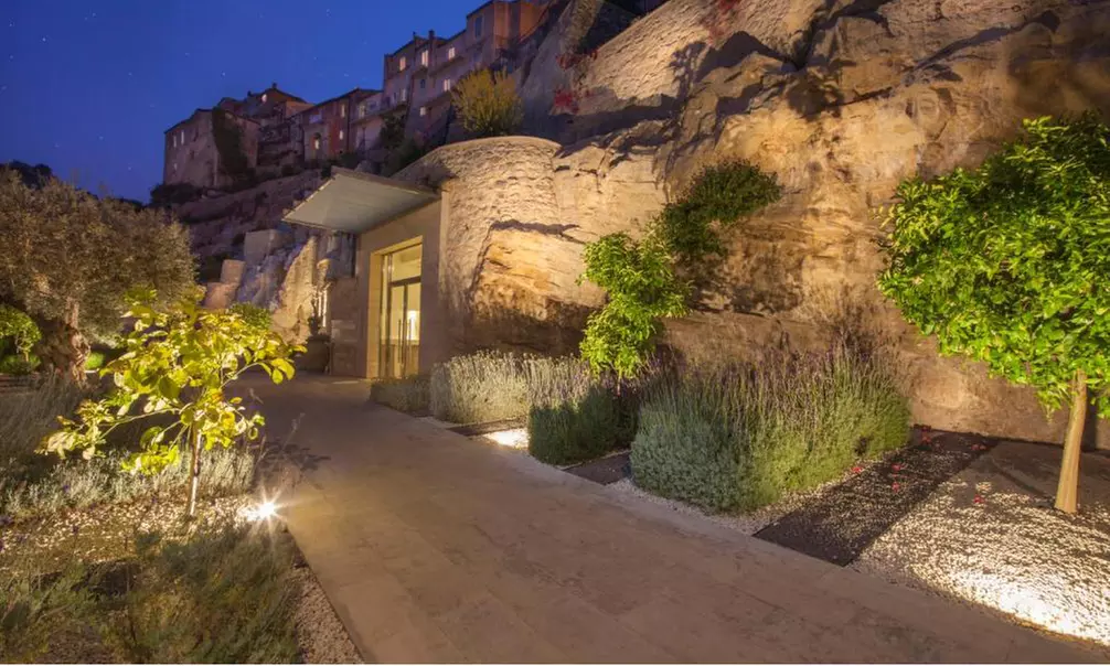 Ragusa 4*: camera Classic con colazione, drink e massaggio per 2