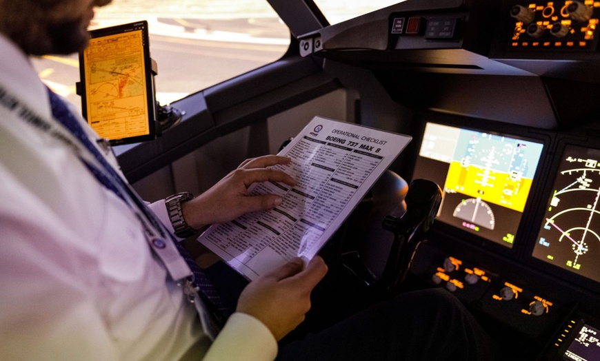 Image 19: Zostań pilotem i zasiądź za sterami symulatora: Boeing 737 i inne