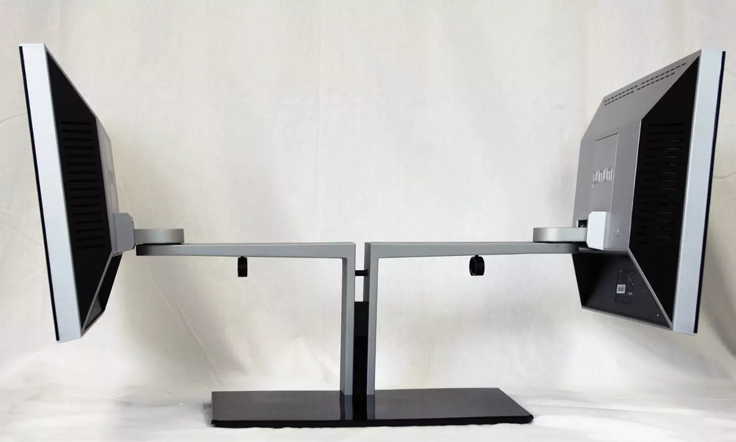 Upstar 19" Dual PC Monitor with VGA and DVI Cables - Second Medium