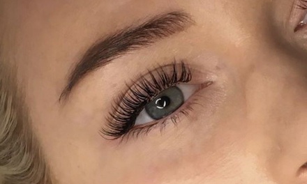 Classic set of Eyelash extensions and a 2 week fill - GetLashedWithKat