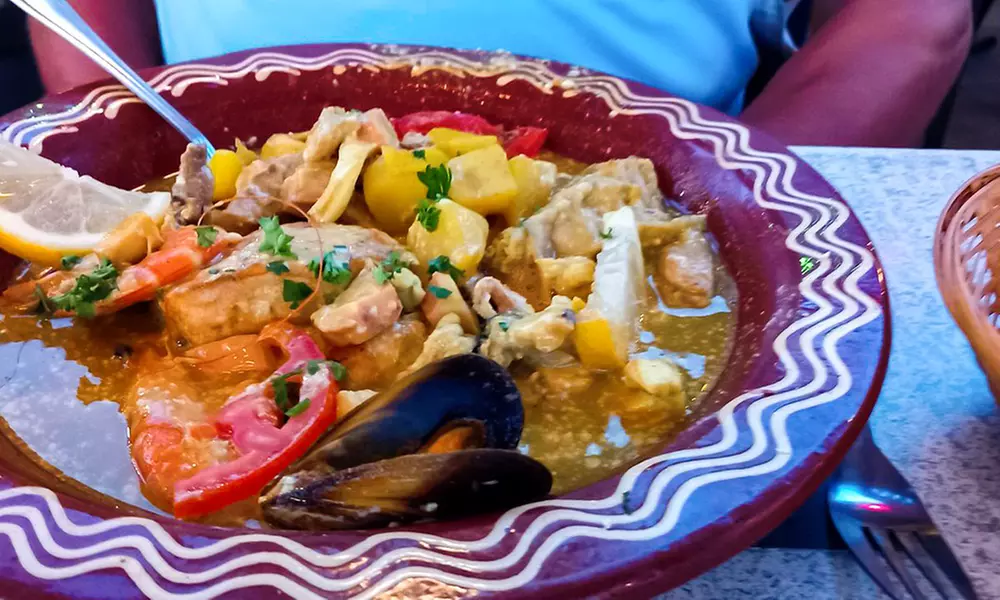 Saveurs méditerranéennes face à la mer