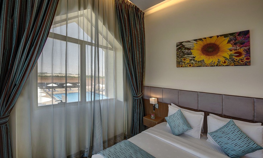 Image 3: Abu Dhabi: 1- or 2-Night 4* Stay with Breakfast