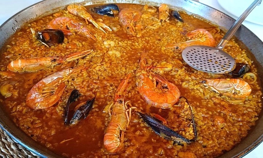 Image 23: Paella para 2 o 4 personas con entrante, postre y bebida
