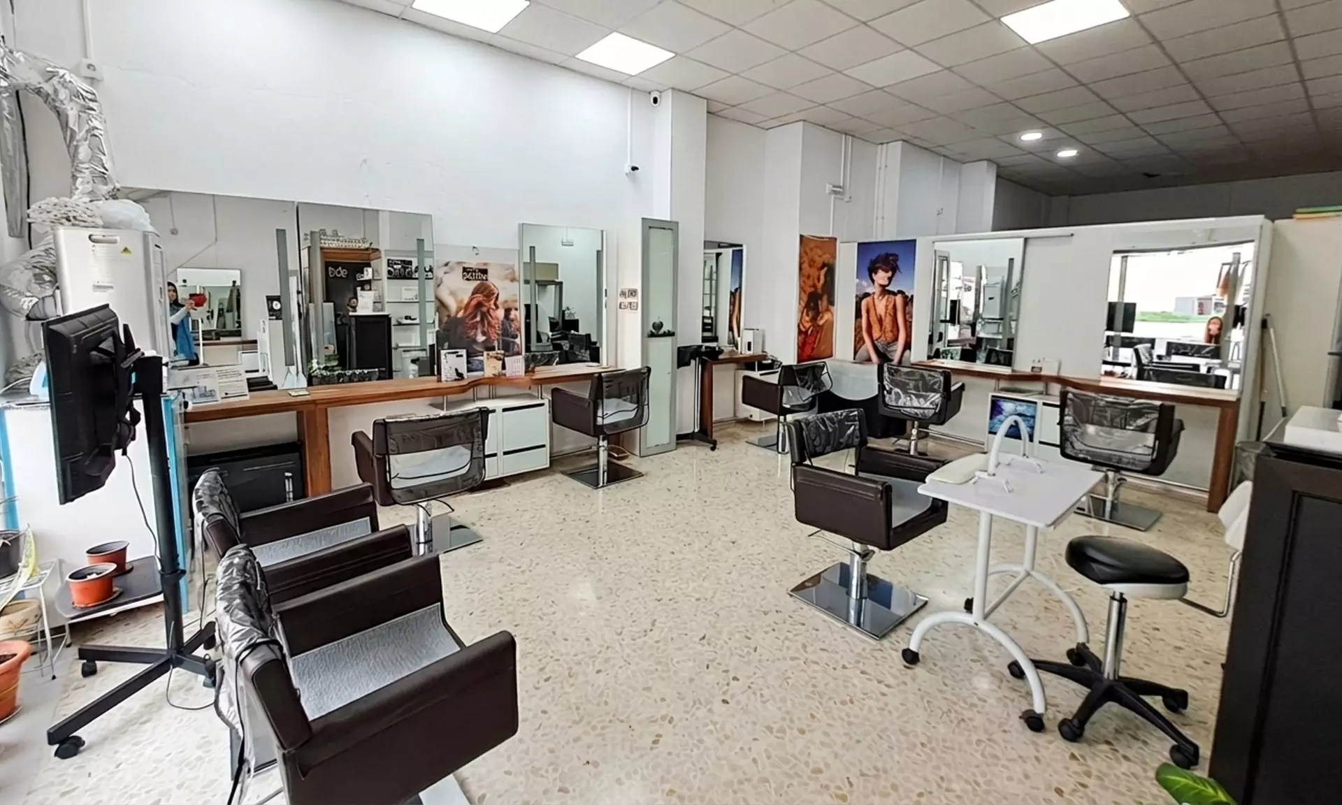 Limpieza básica o profunda con opción a hidrolimpieza facial para 1