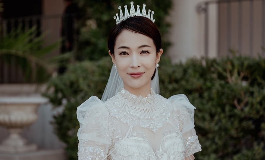 Image 9: Unforgettable Moments Awaits: 60-Minute Outdoor Full Portrait Session
