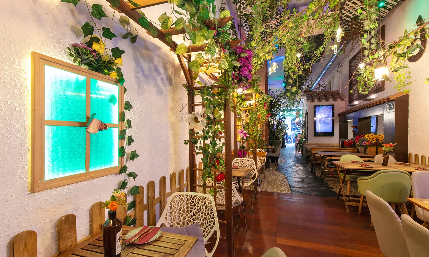 Menú mediterráneo para 2 personas con 6 platos a elegir y bebida