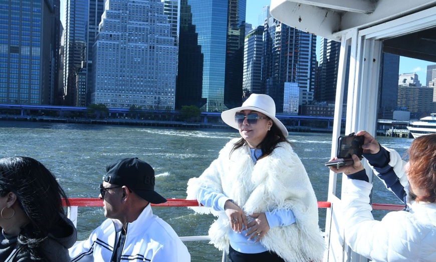Image 2: Hip Hop & RnB Yacht Party Cruise – NYC Skyline Views Statue Of Liberty
