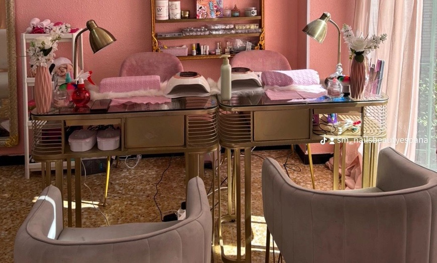 Image 4: Manicura, pedicura o primera puesta de uñas de gel o acrílico y diseño