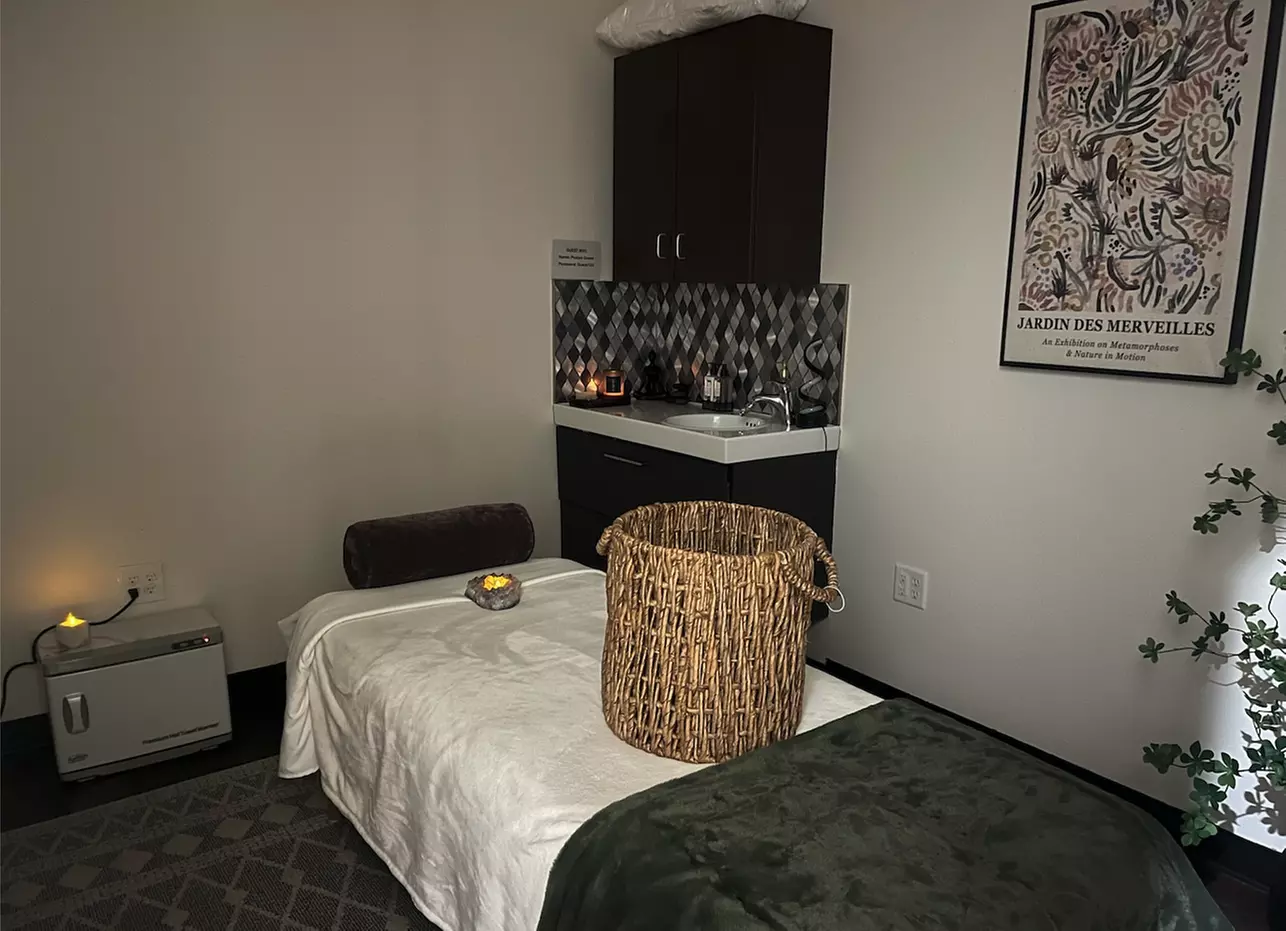 Relax with 60, or 90 Minute Deep Tissue Massage