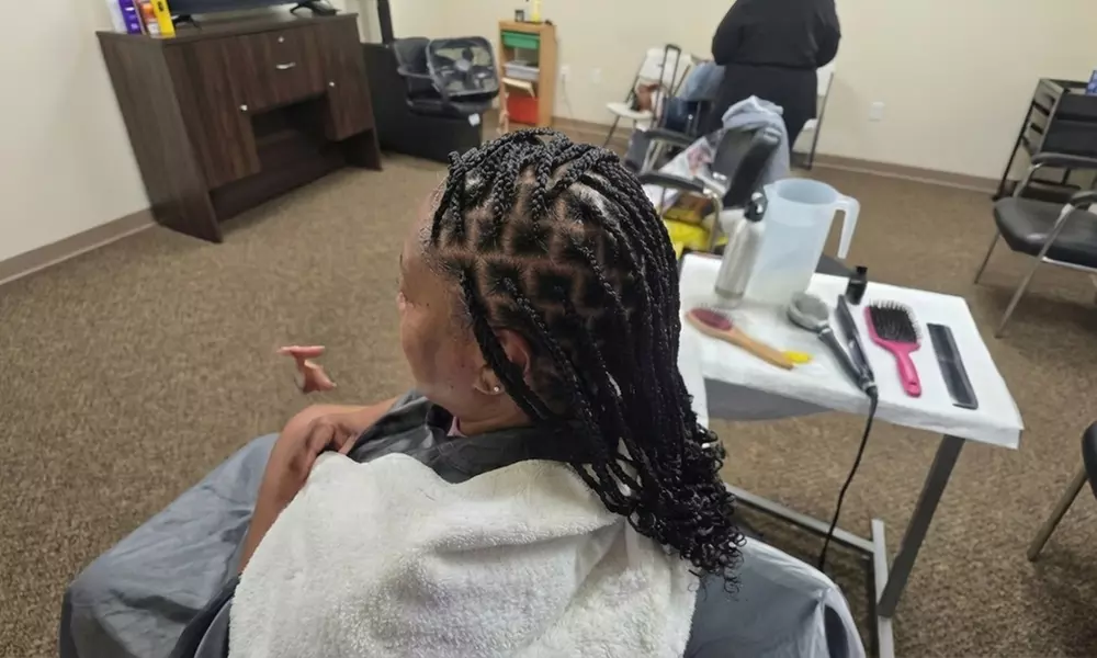 Knotless Braids: Large, Medium & Small Size Options