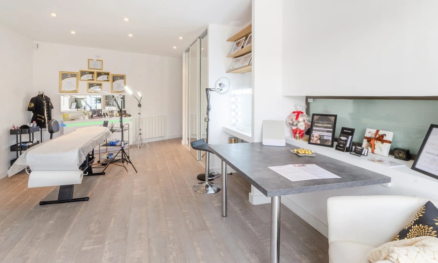 Image 1: Redonnez de l’éclat à votre visage avec soins experts