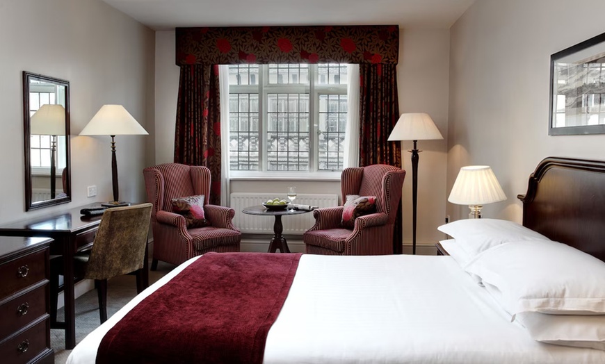 Image 4: Chester: Standard Double Room with Bottle of Prosecco