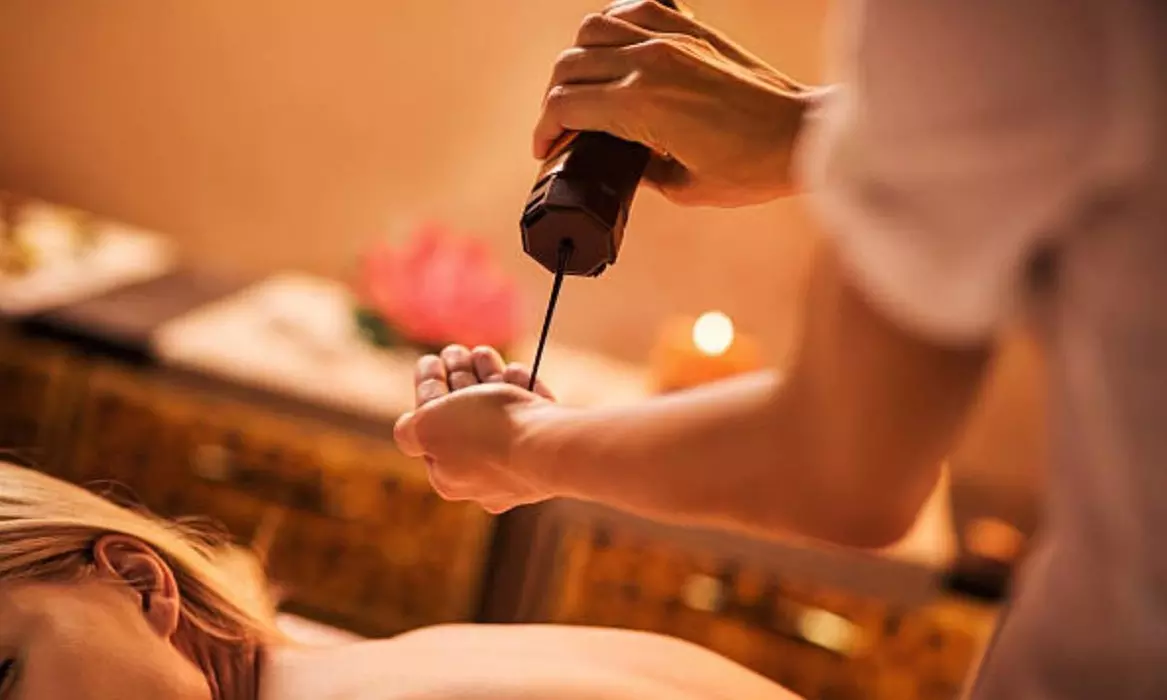 Masaje en pareja de hasta 1 h en cabina privada con cava y chocolate