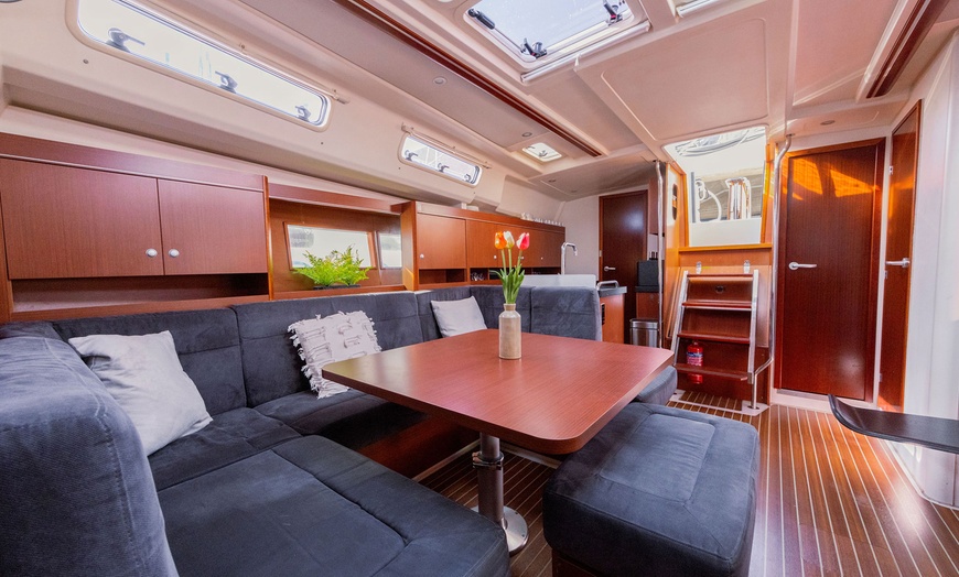 Image 16: Paseo de 2 horas en velero con bebida y picoteo para 1 o 2 personas