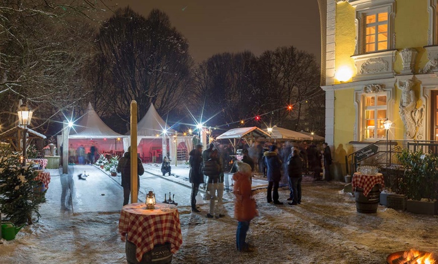 Image 5: Eisstockschießen mit Getränk