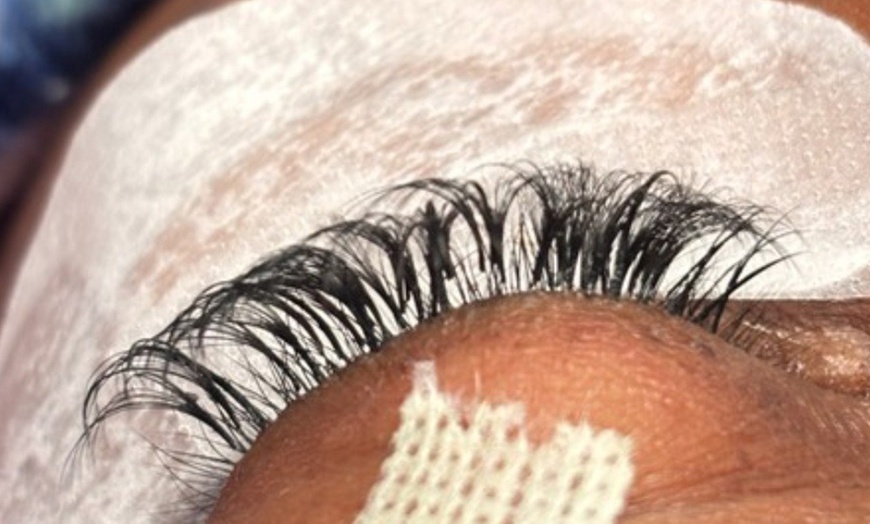 Image 7: Get Full Lashes with a Cluster, Hybrid, Volume or Angel Set 