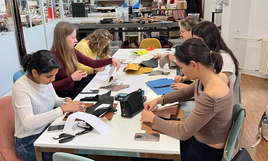 Image 3: Maak je eigen leren tas tijdens een creatieve workshop