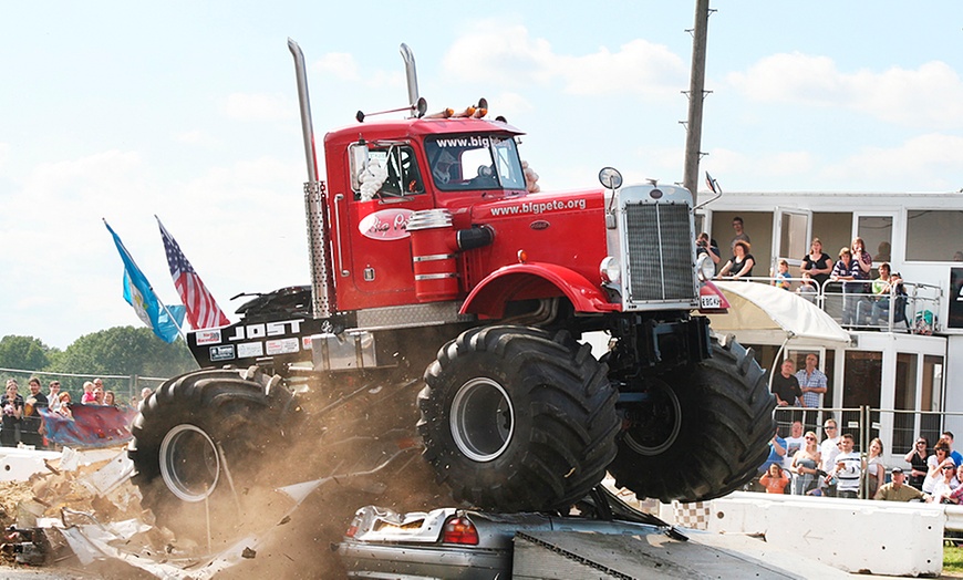 Image 2: UK Monster Truck Nationals Entry