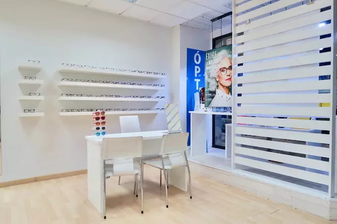Gafas graduadas o de sol en Centro Óptico A Estrada