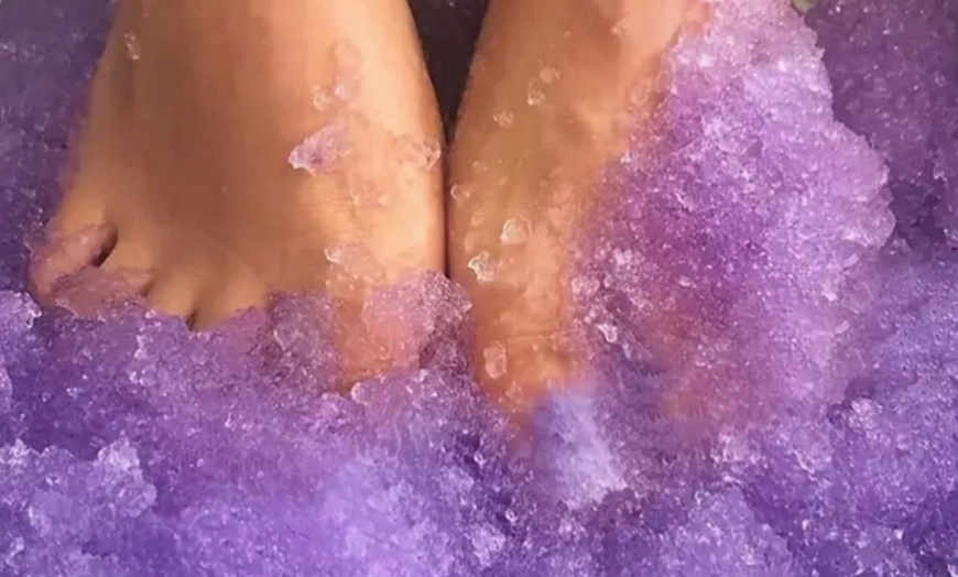 Image 14: Up to 26% Off on Mani-Pedi - Shellac / No-Chip / Gel at La vila nail Spa