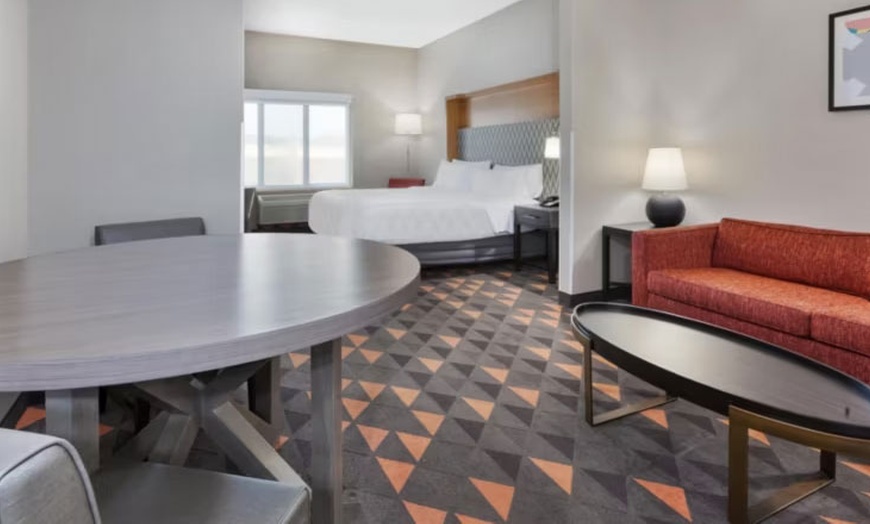 Image 5: Members Only Deal: Holiday Inn Grand Rapids South by IHG