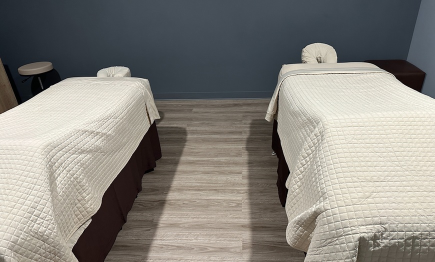 Image 3: One 60-Minute Couples Massage with Choice of One Elevation per Guest