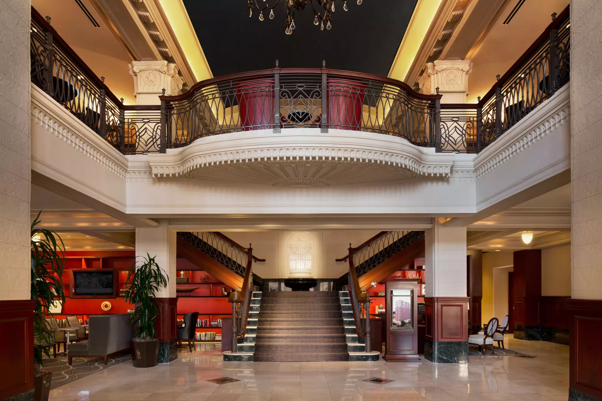 Stay in Austin, TX with Elegant Charm & Prime Downtown Location