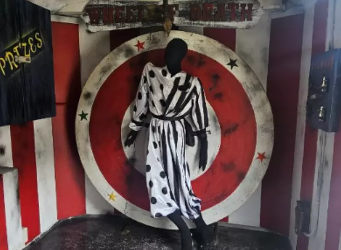 Survive the Cabin in the woods or Outsmart Uncle Tic Toc’s Circus