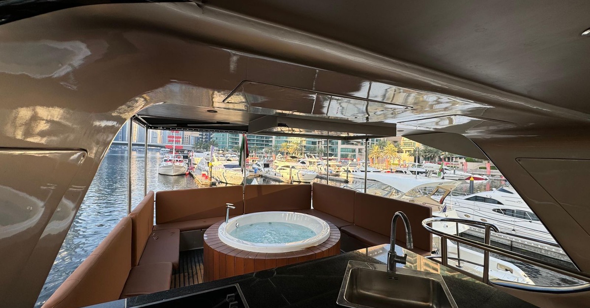 Enjoy Luxury Yacht Up To 50 People For 1-3 Hours Enjoy Luxury Yacht Up To 50 People For 1-3 Hours